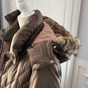 Women’s Eddie Bauer down coat